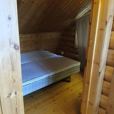 Idylli - Paljullinen Moekki Jaervenrannalla Apartment