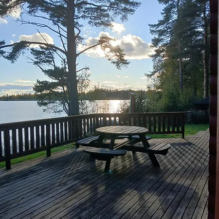 Apartment Idylli - Paljullinen Moekki Jaervenrannalla Ikaalinen